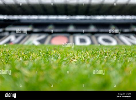 Mk Dons Stadium Banque De Photographies Et Dimages à Haute Résolution