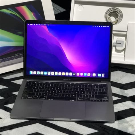 Jual MacBook Pro M1 2020 MYD82 TouchBar LikeNew IBox RAM 8 256 GB