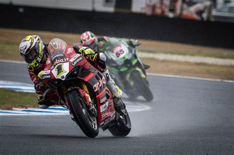 Triplete Lvaro Bautista Completa El Pleno En Phillip Island Tras La