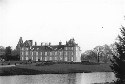 Château de Monthorin à Louvigné du Désert PA00090621 Monumentum