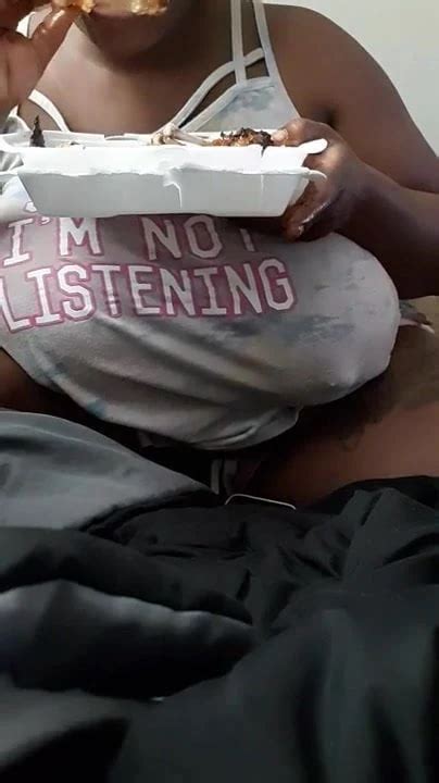 Braless BBW Eating Amateur Amateur Porn XHamster