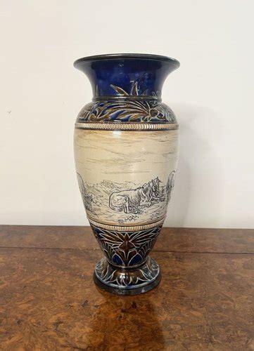 Große antike Vase von Hannah Barlow für Doulton Lambeth 1880er bei