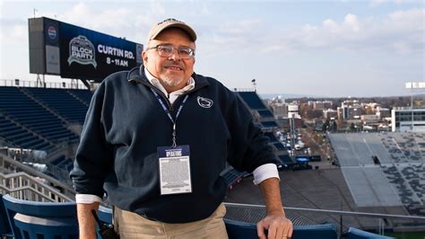 Penn State football honors legendary equipment manager Spider
