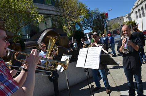 Musicians Of The San Francisco Symphony Picket And Play Flickr