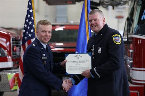 Dvids News Reserve Citizen Airman Receives Civilian Valor Award