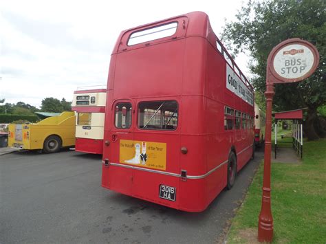 London Transport Om The Transport Museum Wythall Flickr