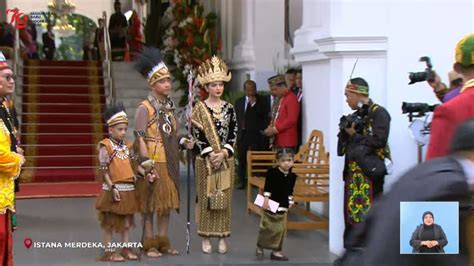 Gibran Dan Jan Ethes Kompak Pakai Baju Adat Papua Saat Hadiri Upacara