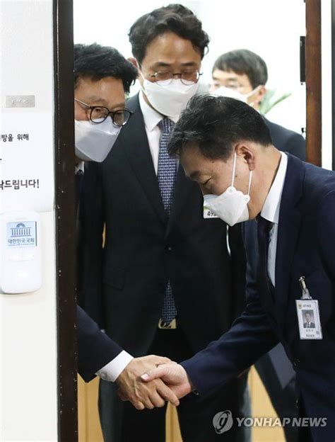 박광온 법사위원장 면담 마친 김오수 검찰총장 네이트 뉴스