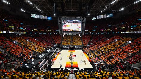 Jazz Prepare Arena For Game 3 Against Mavs With City Edition Shirts