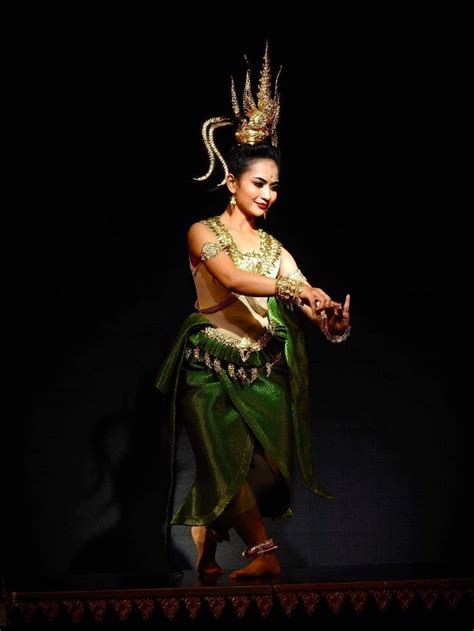 Cambodia Gorgeous Cambodian Classical Dancer Apsara Dancers In