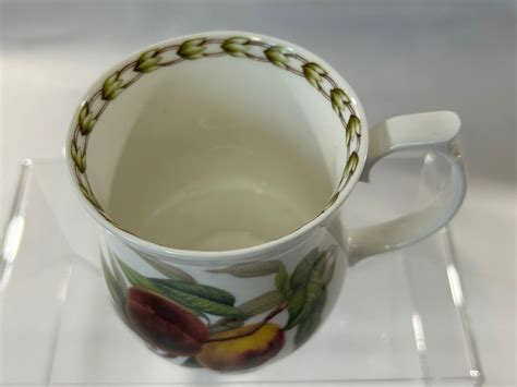 Queens RHS Hookers Fruit Peach Fine Bone China Craftsmans Shape Mug