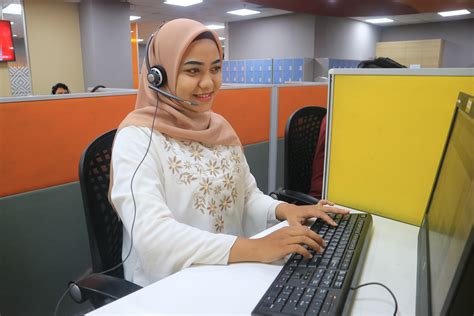 Pertama Di Indonesia Cukup Telepon Call Center Pelanggan Bisa Pakai