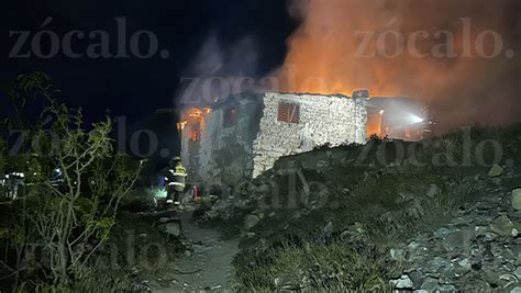 Incendio Consume Casa Abandonada En Lo Alto De Cerro De La Colonia