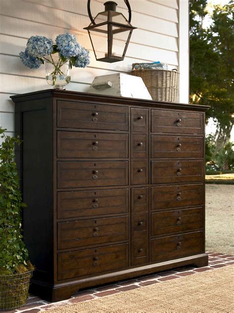 Universal Furniture Paula Deen Down Home Bubba S Chest Deck Base In