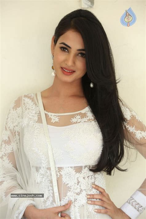 Sonal Chauhan Hot Photos Photo Of