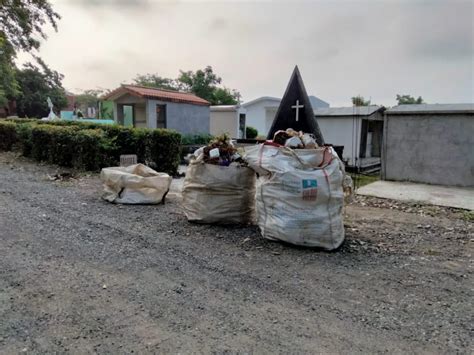 Listos Los Panteones Para Recibir Visitantes En El D A Muertos Tuxpan