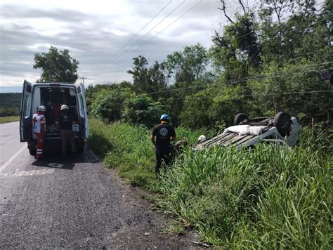 VOLCADURA EN CARRETERA NACIONAL EN MONTEMORELOS Punto X Punto