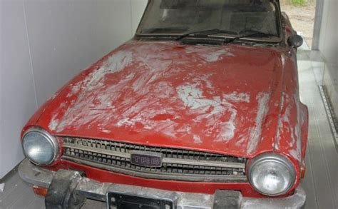 Wax On Wax Off 1976 Tr6 Garage Find British Sports Cars Old Classic Cars Barn Finds