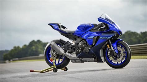 How Fast Is The Yamaha R1? A Look At Its Top Speed And Acceleration Times