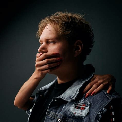 ESKO BRENGT PERSOONLIJKE TRACK 'BINDINGSANGST' UIT - RaptopNL