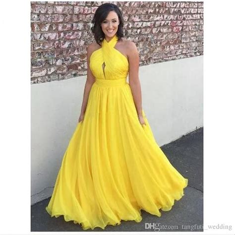 Yellow Plus Size Chiffon Long Evening Dresses Halter Pleated Flowy Floor Length Backless Eve