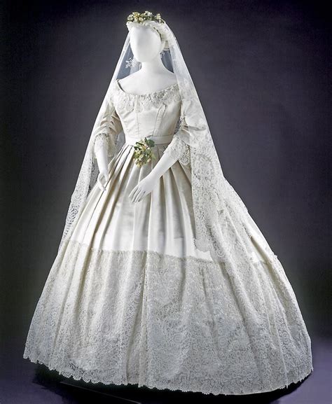 Queen Victoria S Wedding Dress Once Upon A Time Pinterest