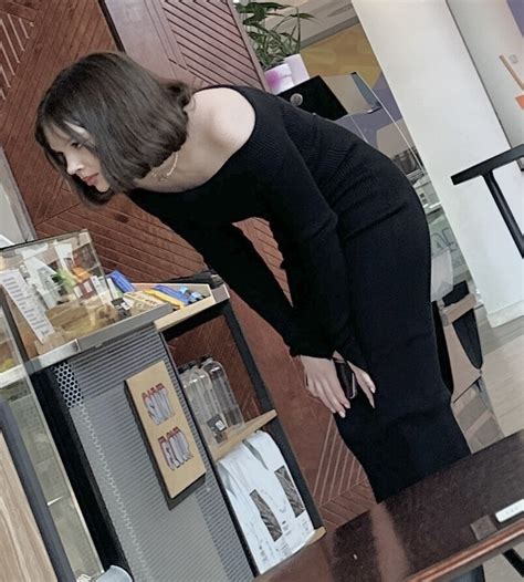 Brunette College Girl With A Perfect Ass In A Very Tight Dress Ass Forum