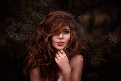 Stunning Redhead Model - 4K Ultra HD Wallpaper