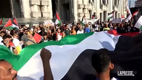 Medioriente A Milano Il Corteo Pro Palestina Stop Genocidio A Gaza