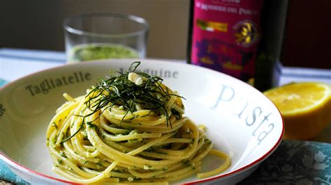 Spaghetti Con Pesto Di Agretti E Limone Olearia Clemente