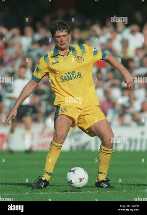 NIALL QUINN SUNDERLAND FC 15 September 1996 Stock Photo - Alamy