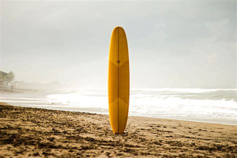 Le matériel de surf comment choisir sa planche et ses accessoires