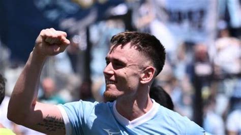 Lazio nove anni fa l arrivo di Patric la società lo celebra sui