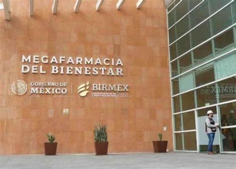 Inaugura AMLO Megafarmacia en el Estado de México