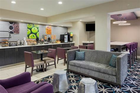 La Quinta Inn & Suites by Wyndham Snellville-Stone Mountain ...