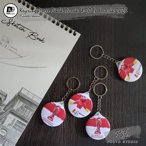 Jual KEYRING PRESS Gantungan Kunci Keychain PIALA DUNIA U 20