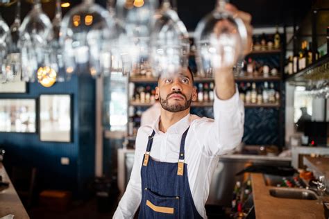 Stress und Überstunden Beschäftigte leiden unter Personalmangel WEB DE