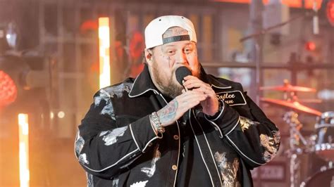 Jelly Roll To Drop New Lp Beautifully Broken Shares The Song Get By