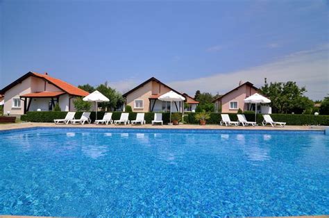 Holiday villas with pool | Holiday villa, Holiday apartments, Villa ...