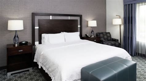 Hampton Inn & Suites Greensboro-Coliseum Area NC Hotel