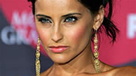 Nelly Furtado Biography Hello