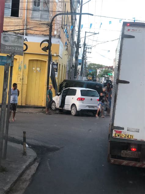 Valença Acidente automobilístico no centro da cidade Atualiza Bahia