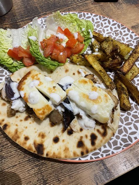 Last Night Was Chicken And Halloumi Shawarma With Roasted Garlic Yoghurt And Spiced Chips 10 10 R