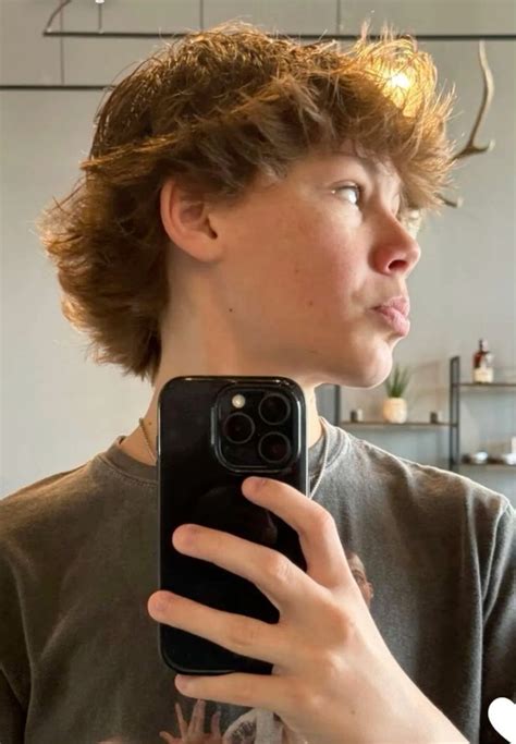 Pin By Mckenna Albright On Maddox Batson In Cute Blonde Guys Cute Celebrity Guys Hot