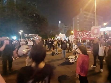 VÍDEO Milhares protestam por renúncia de Netanyahu em Tel Aviv