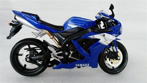 Motocicleta Yamaha Yzf R1 A Escala 1 12 Color Azul Mercado Libre