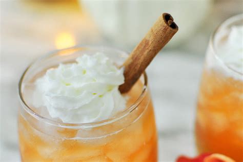 Fall Peach Cobbler Cocktail Recipe