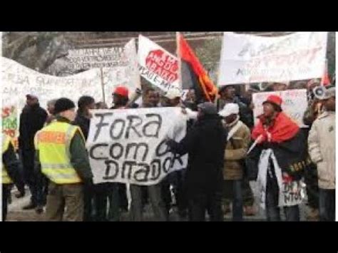 Manifestação e descontentamento dos Angolanos frente à palácio