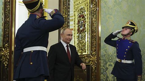 Putin Spende Tutti I Rubli Per La Guerra I Russi Vogliono Andare In