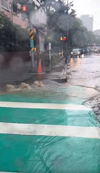 雨彈炸全台！16縣市豪、大雨特報 汐止多處淹水慘況曝 好房網news